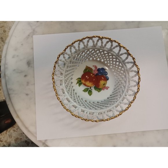 Reticulated Handarbeit China Bowl Apples and Grapes Romania - Picture 1 of 4